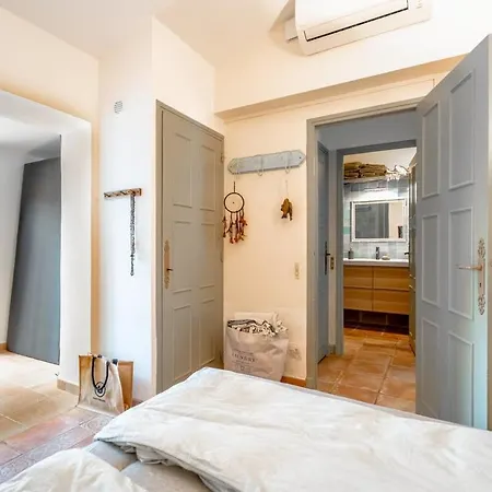 Feriehus Le Petit Refuge L Authentic L Shellter Saint-Tropez